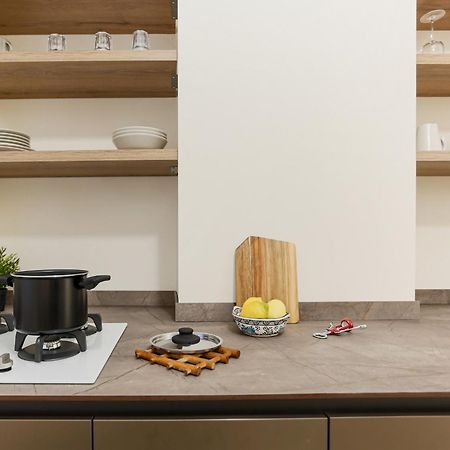 The Best Rent - Bright One Bedroom Apartment With Balcony In Moscova Milano Esterno foto